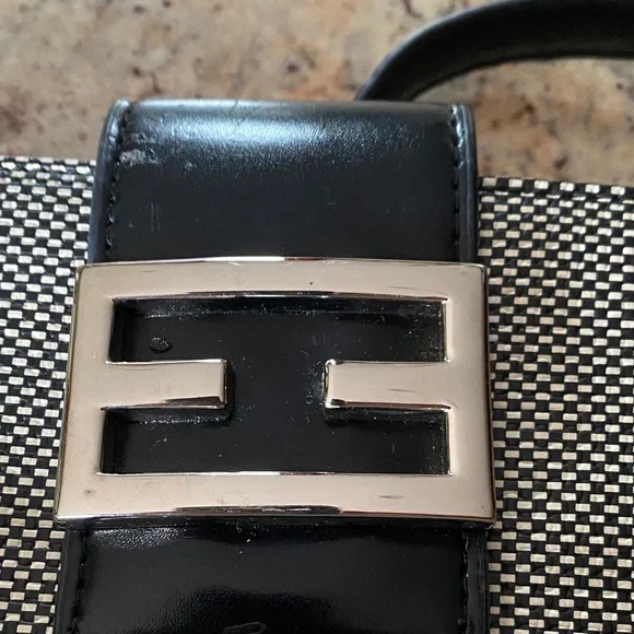 Elegant Black and White Clutch - Picture 3 of 12